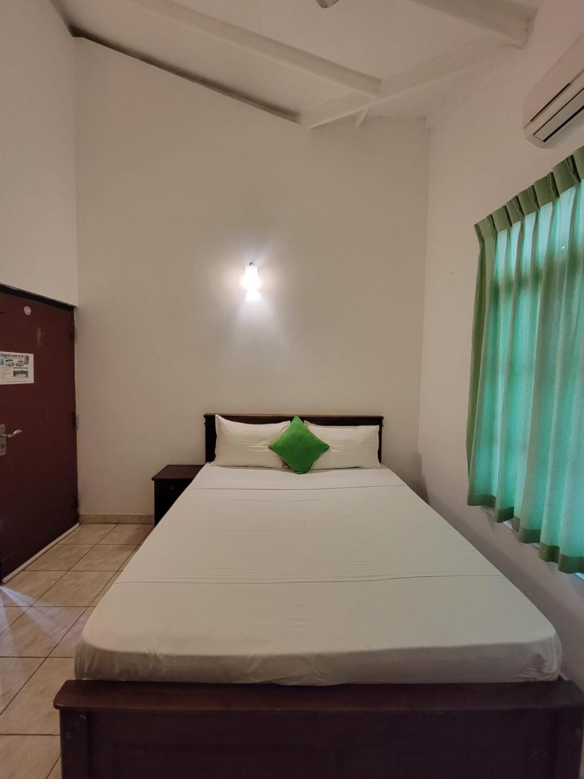 The Empyrean Airport Transit Hotel 카투나야크 외부 사진